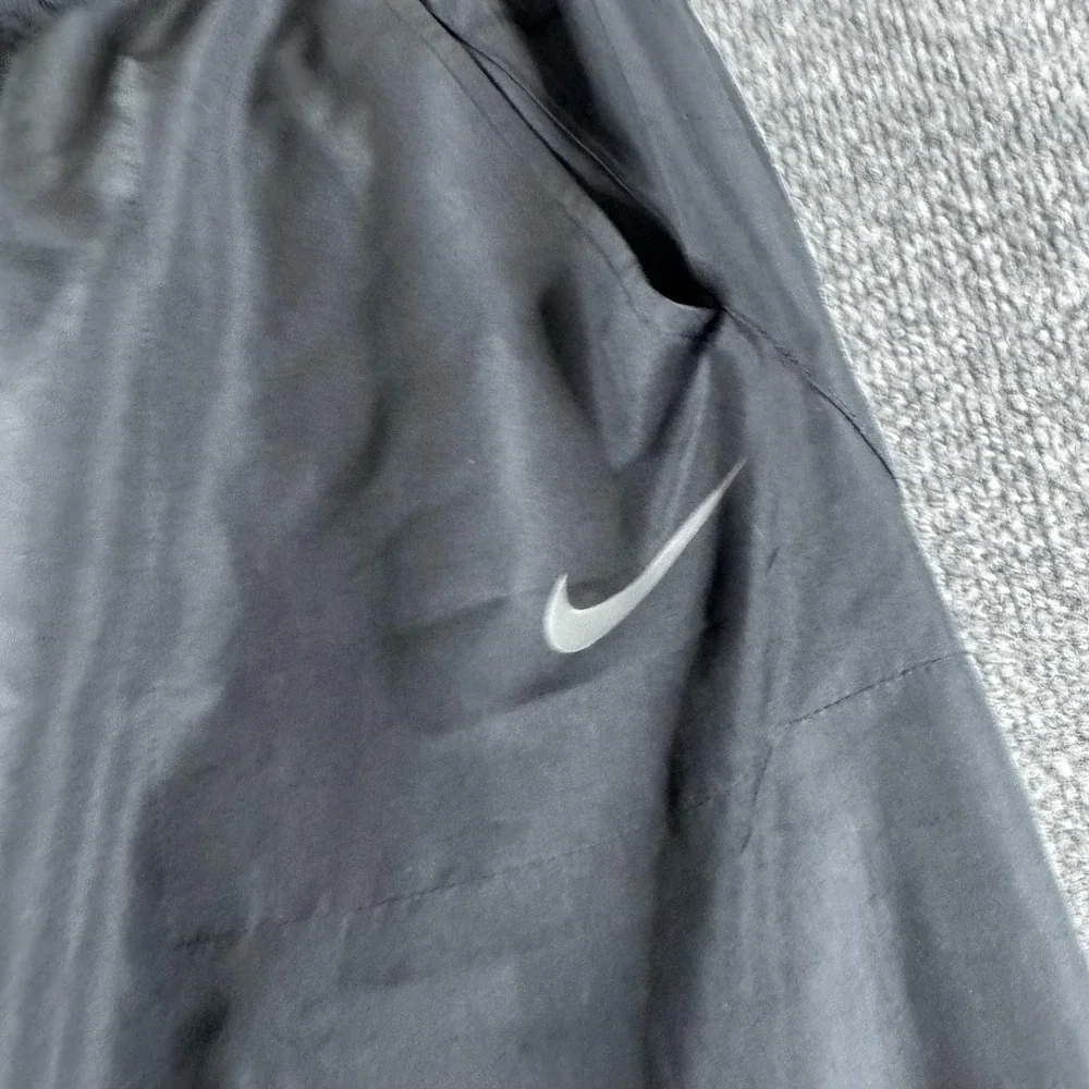 Nike Swim Shorts Mens L Black 11 Inseam Board Trunks Beach Logo Pockets